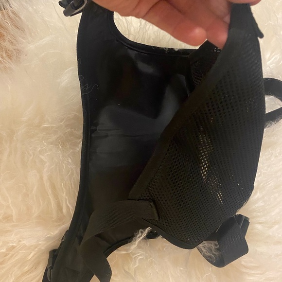 VGC 8/10 Camo tactical look Chest/running bag unisex!! - Picture 7 of 11